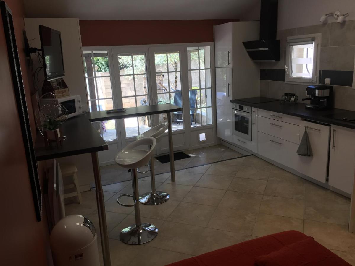 Dependance Individuelle Apartment น็องส์-เลส์-แป็งส์ ภายนอก รูปภาพ